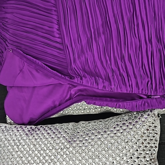 Express Purple One Puff Shoulder Rushed Ruffle Mini Dress. Sized L - Picture 11 of 11